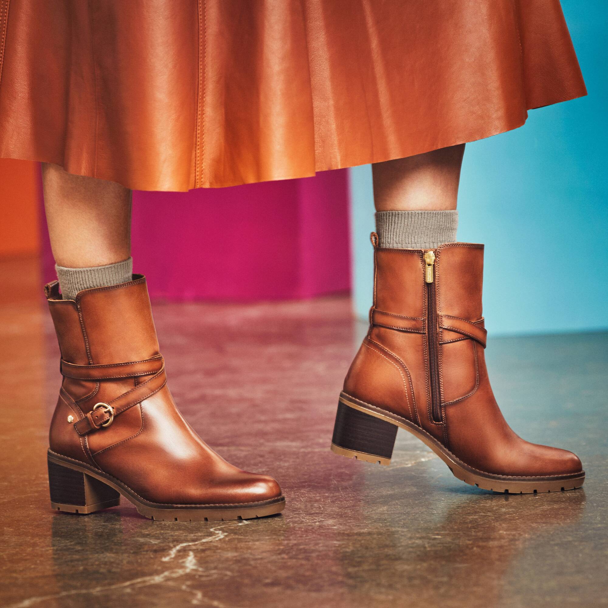 Pikolinos red boots deals